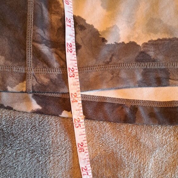 Lululemon Tank T-Strap Racerback Abstract Gray Black White 15" Across Sz M? - Picture 10 of 10